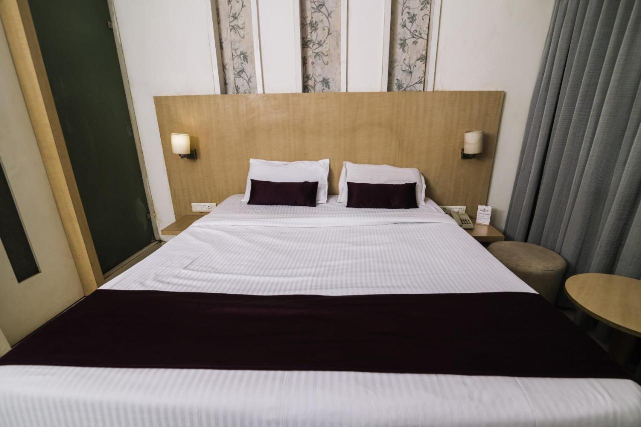 Hotel Monarch Guestline In Midc Rabale, Νάβι Μουμπάι Εξωτερικό φωτογραφία
