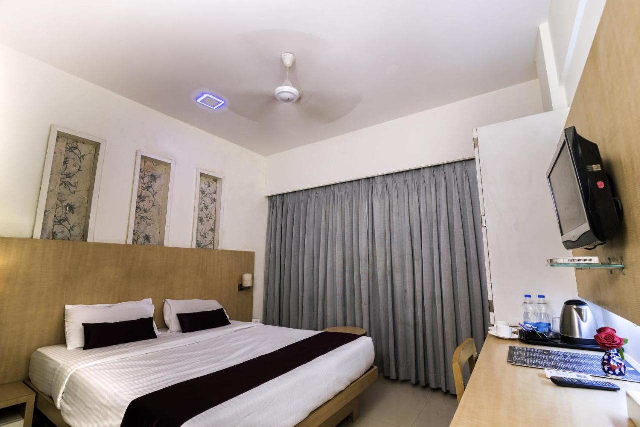 Hotel Monarch Guestline In Midc Rabale, Νάβι Μουμπάι Εξωτερικό φωτογραφία