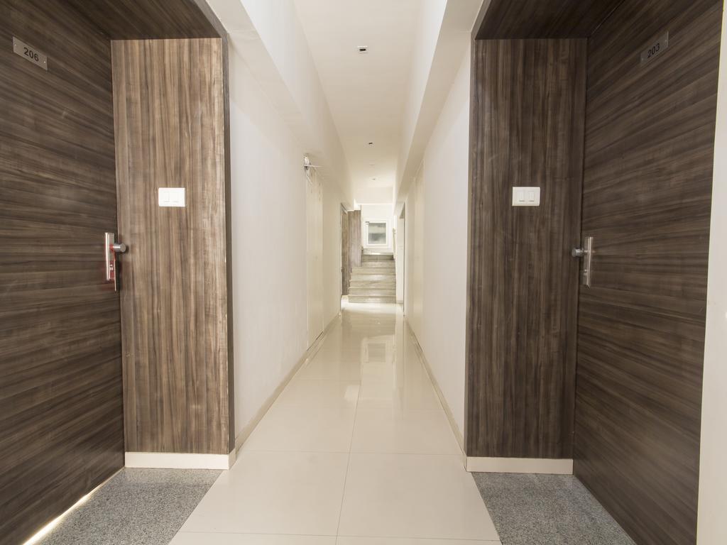 Hotel Monarch Guestline In Midc Rabale, Νάβι Μουμπάι Εξωτερικό φωτογραφία