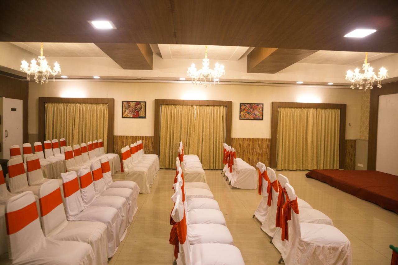 Hotel Monarch Guestline In Midc Rabale, Νάβι Μουμπάι Εξωτερικό φωτογραφία