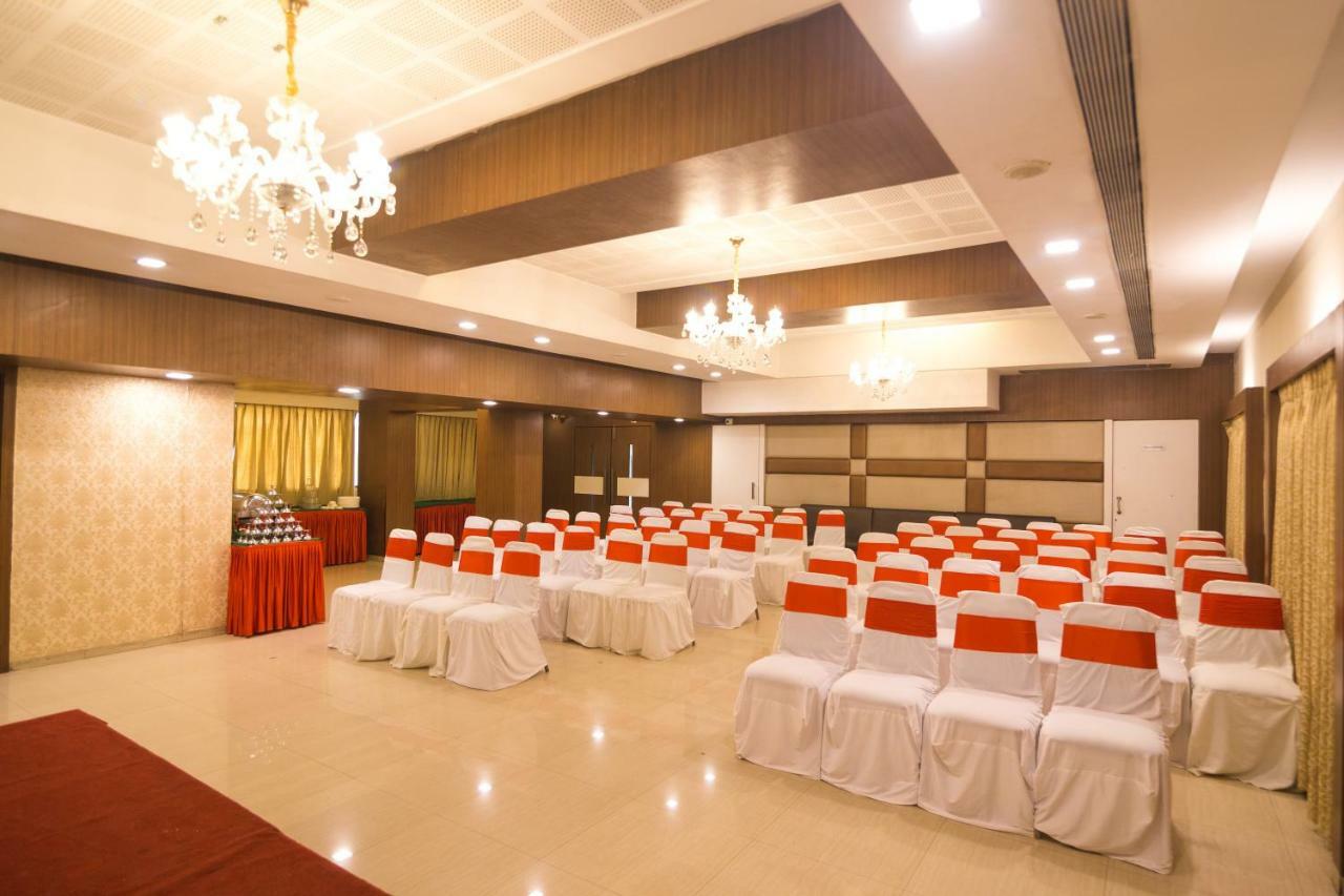 Hotel Monarch Guestline In Midc Rabale, Νάβι Μουμπάι Εξωτερικό φωτογραφία