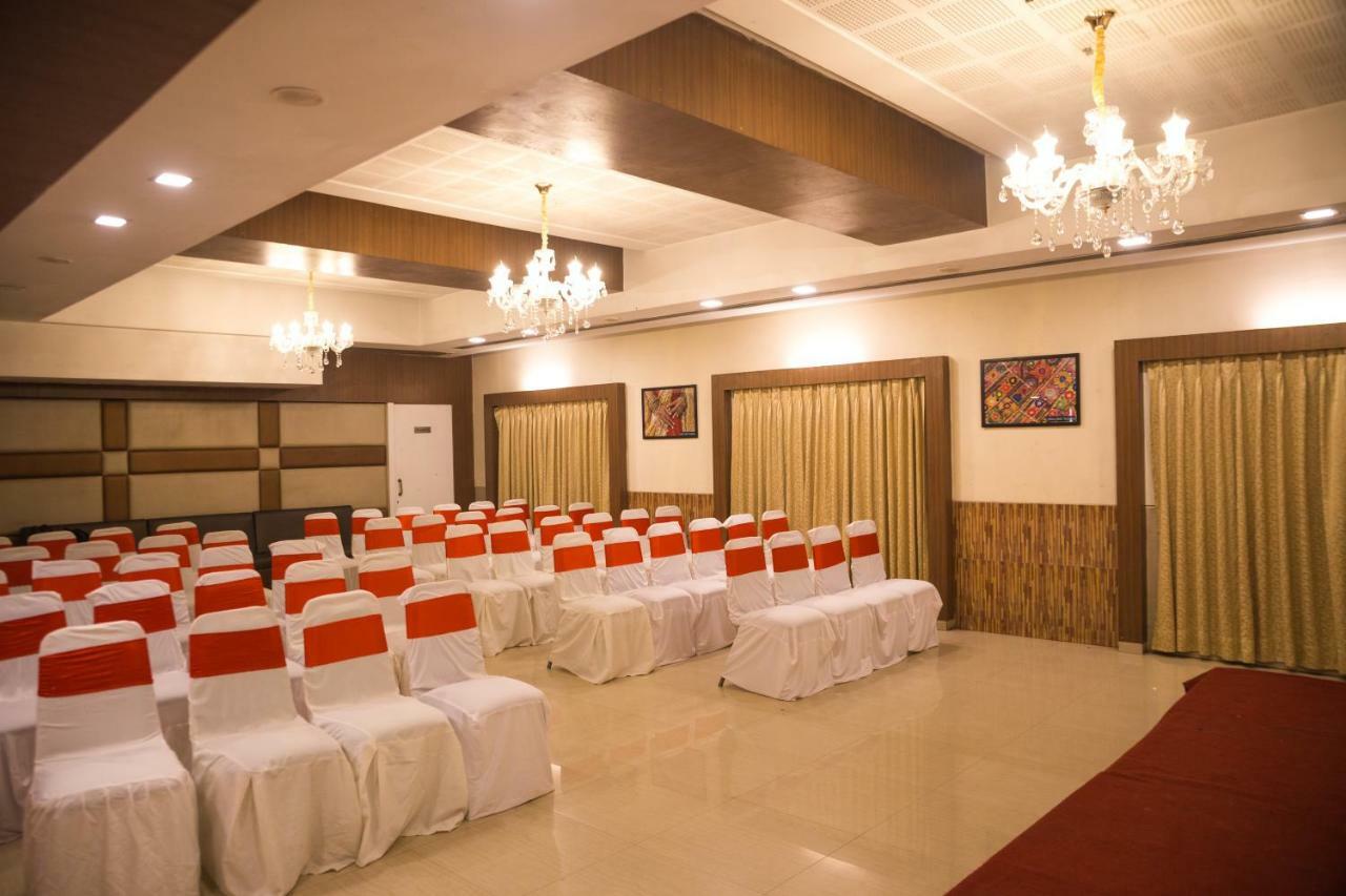 Hotel Monarch Guestline In Midc Rabale, Νάβι Μουμπάι Εξωτερικό φωτογραφία